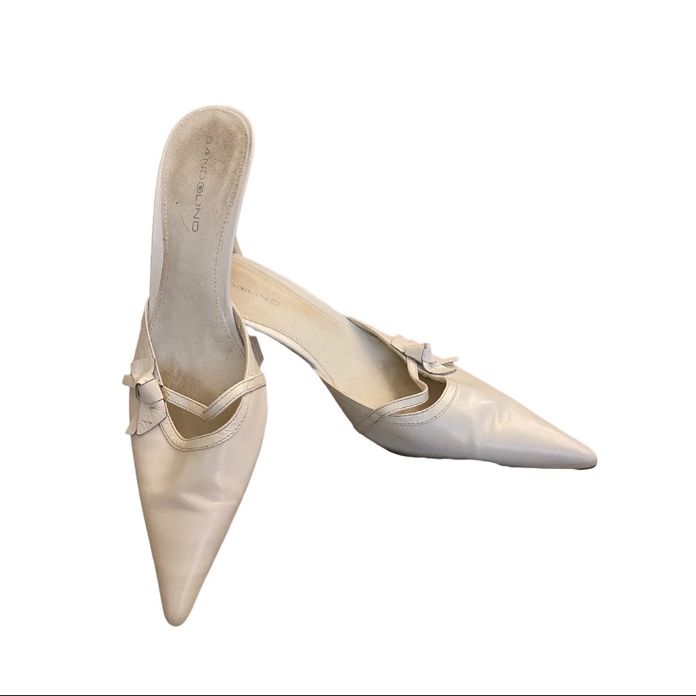Bandolino. Size 8.5. Color white.